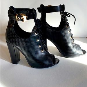 Black Venus High Heel Gladiator Shoes